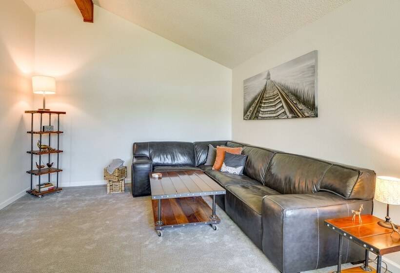 Lovely Medford Home W/ Patio, Fire Pit + Gas Grill