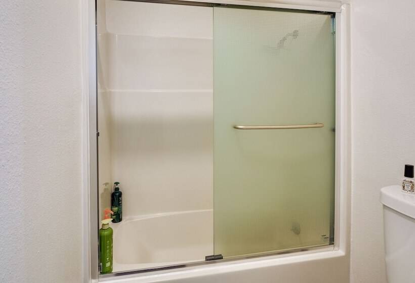 Lovely Medford Home W/ Patio, Fire Pit + Gas Grill