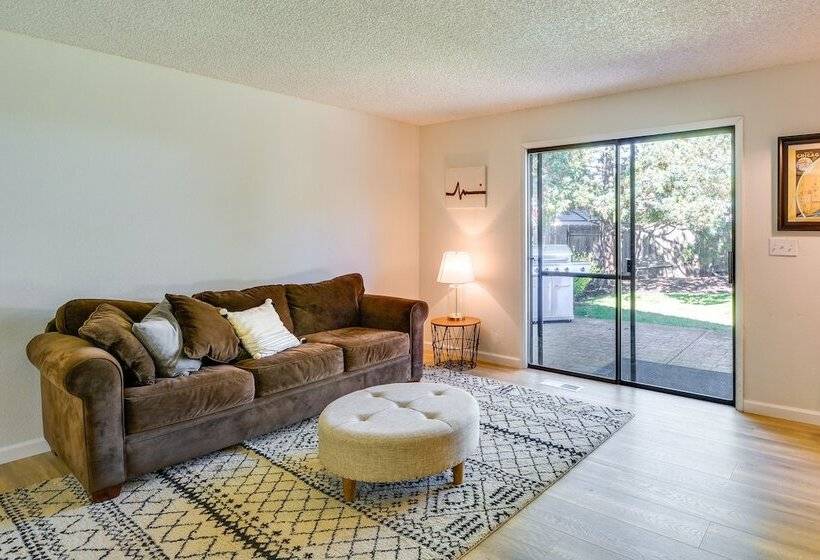 Lovely Medford Home W/ Patio, Fire Pit + Gas Grill