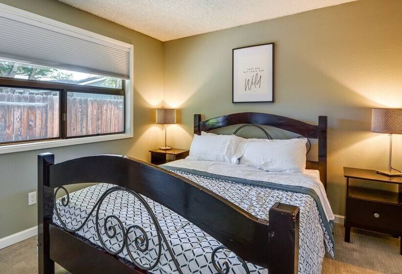 Lovely Medford Home W/ Patio, Fire Pit + Gas Grill