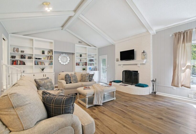 Natures Care: Home W/ Pond, 16 Mi To Memphis!