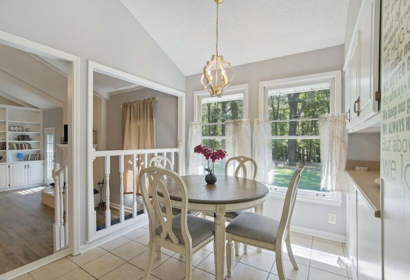 Natures Care: Home W/ Pond, 16 Mi To Memphis!