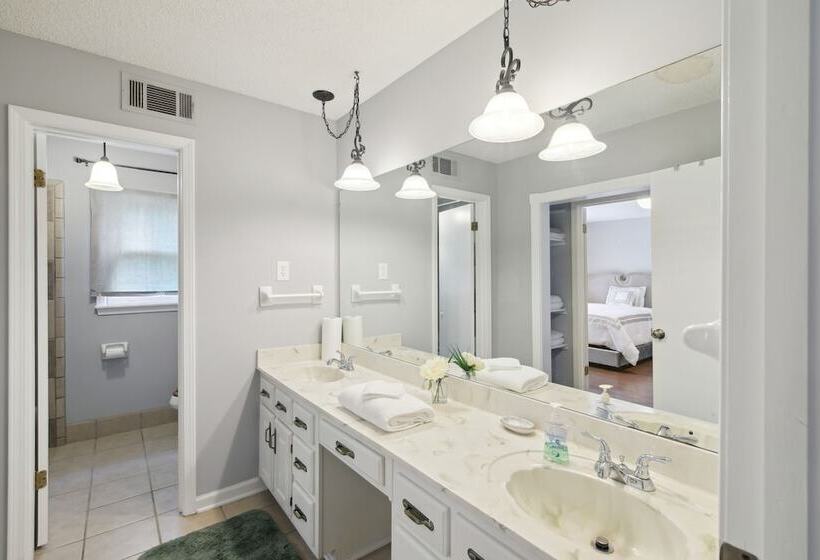 Natures Care: Home W/ Pond, 16 Mi To Memphis!