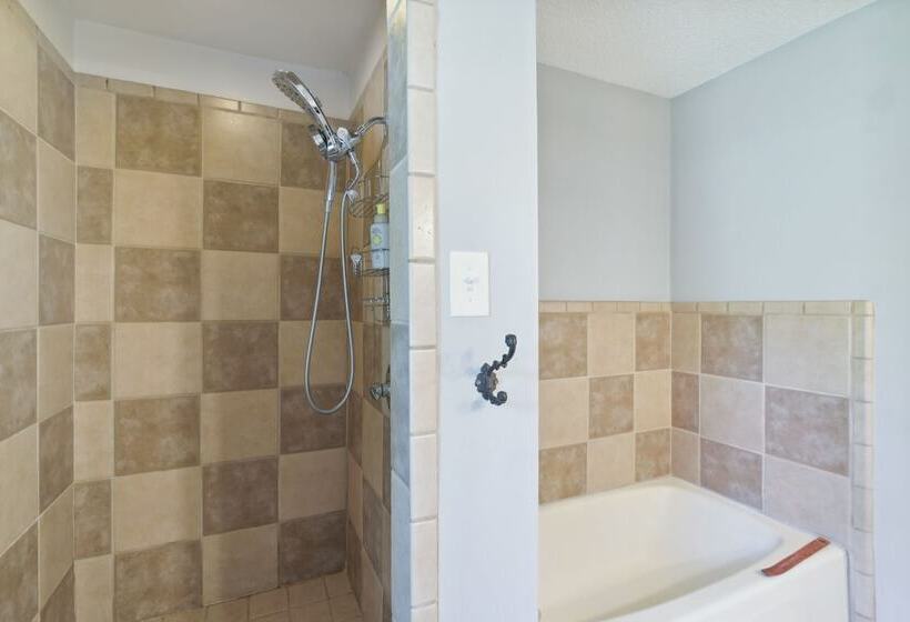 Natures Care: Home W/ Pond, 16 Mi To Memphis!