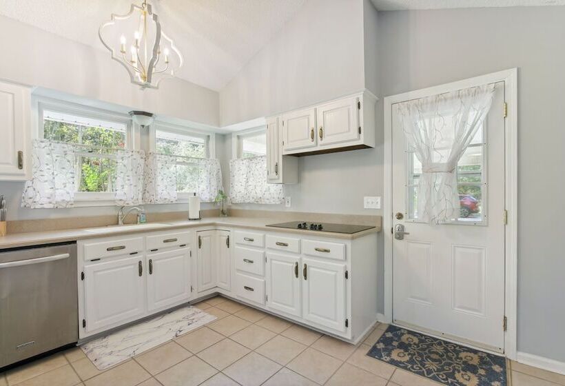 Natures Care: Home W/ Pond, 16 Mi To Memphis!