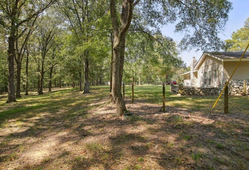 Natures Care: Home W/ Pond, 16 Mi To Memphis!