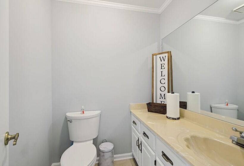 Natures Care: Home W/ Pond, 16 Mi To Memphis!