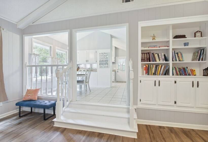 Natures Care: Home W/ Pond, 16 Mi To Memphis!