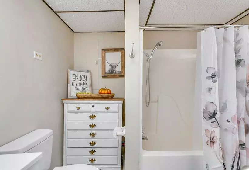 Oklahoma Home Near Lake W/ Patio, Grill & Chiminea