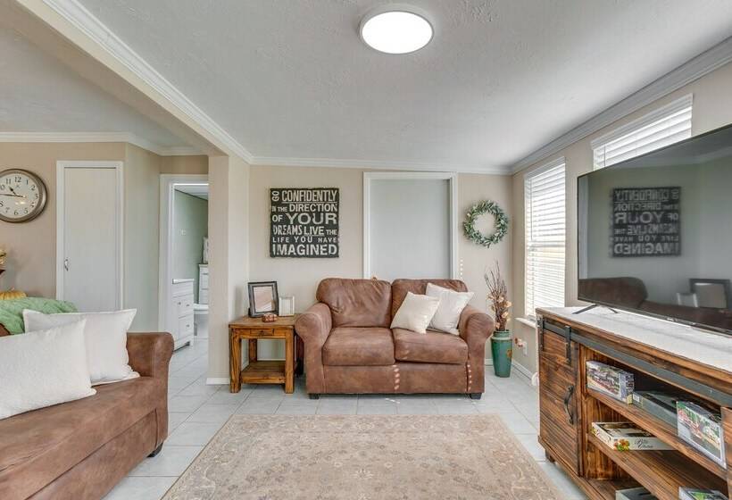 Oklahoma Home Near Lake W/ Patio, Grill & Chiminea