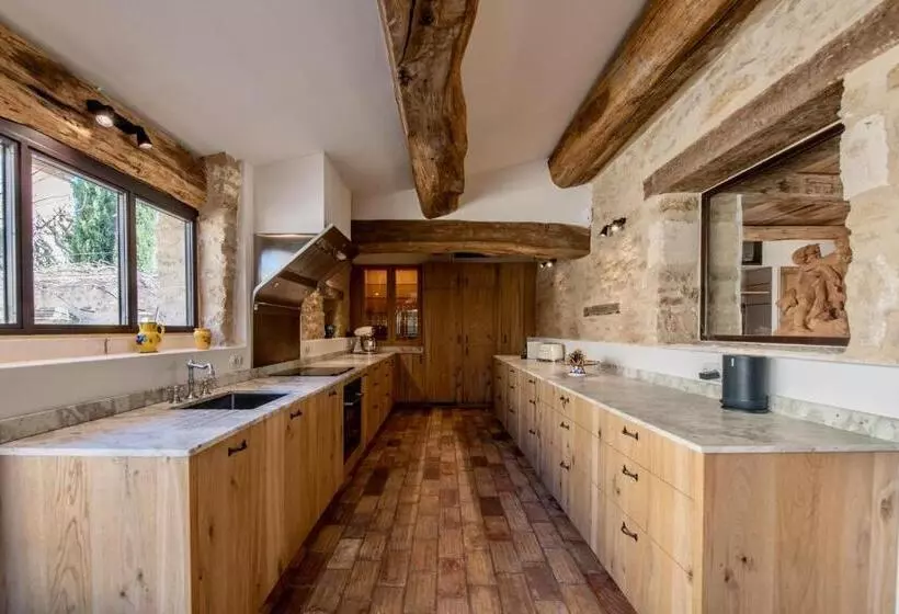 پانسیون La Bastide De Clara