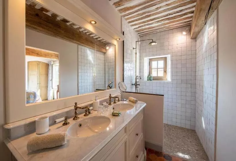 پانسیون La Bastide De Clara