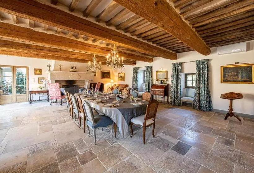 پانسیون La Bastide De Clara