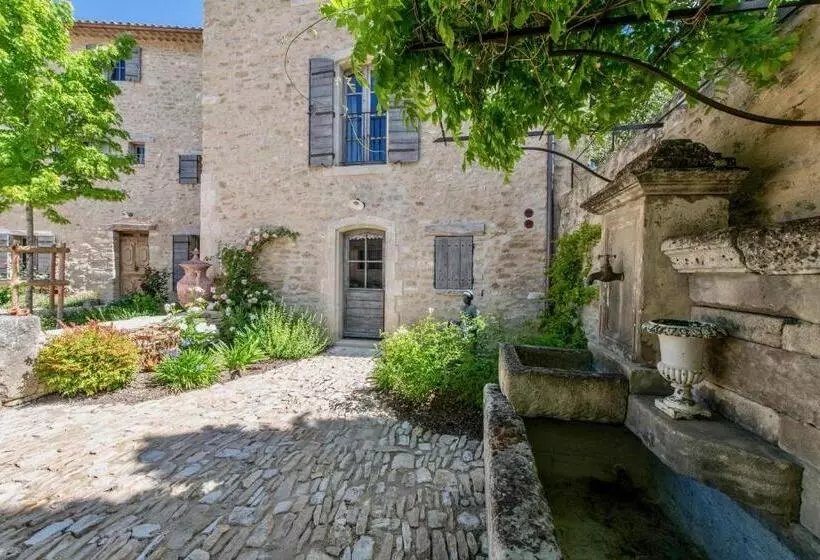 پانسیون La Bastide De Clara