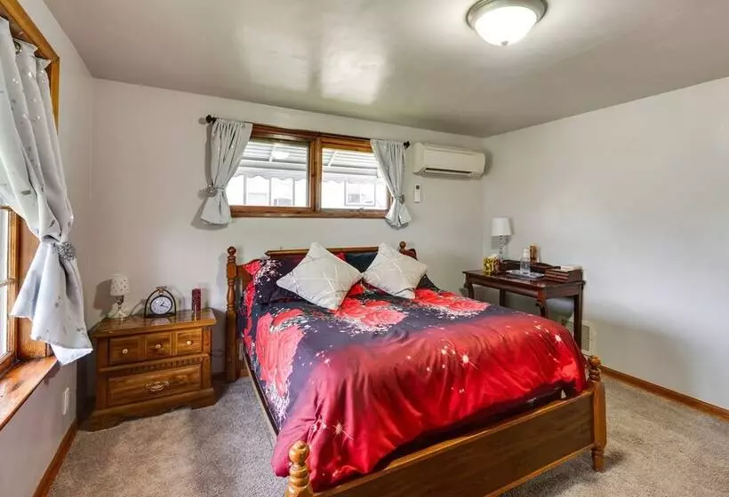 Pet Friendly Ohio Retreat W/ Patio & Fire Pit!