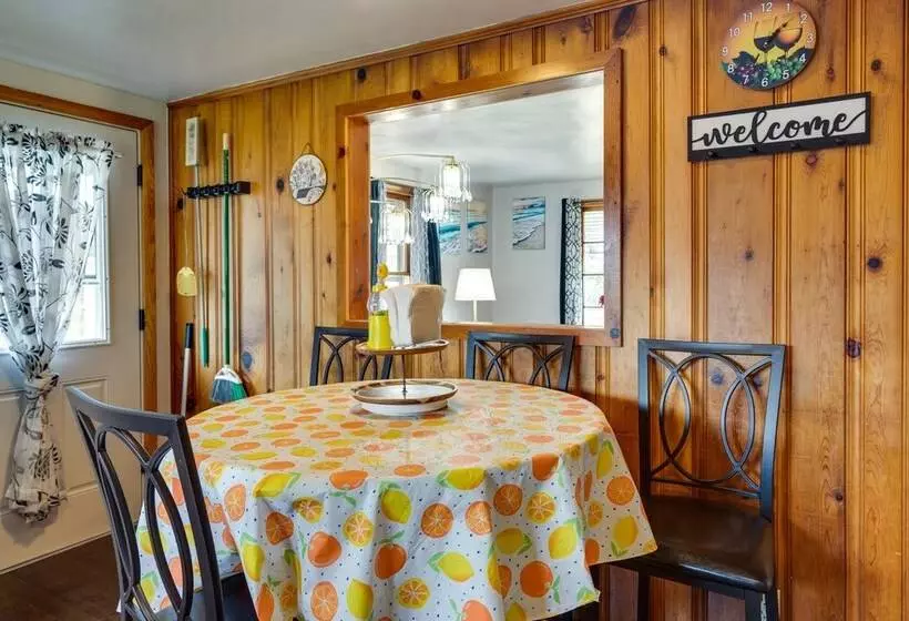 Pet Friendly Ohio Retreat W/ Patio & Fire Pit!