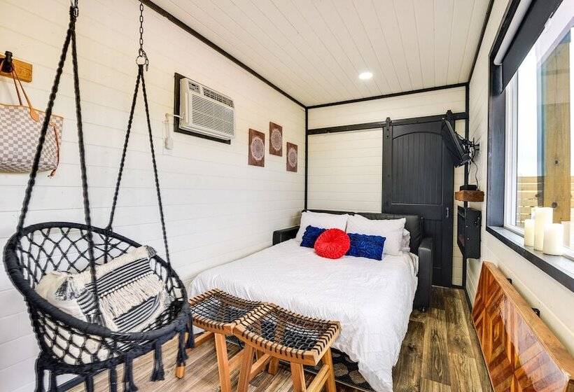 Remote Strawn Container Home With Hot Tub!