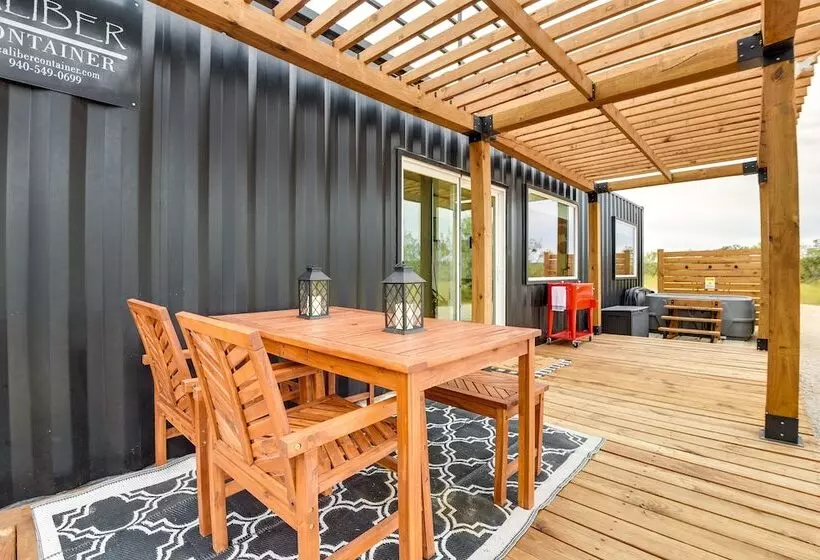 Remote Strawn Container Home With Hot Tub!