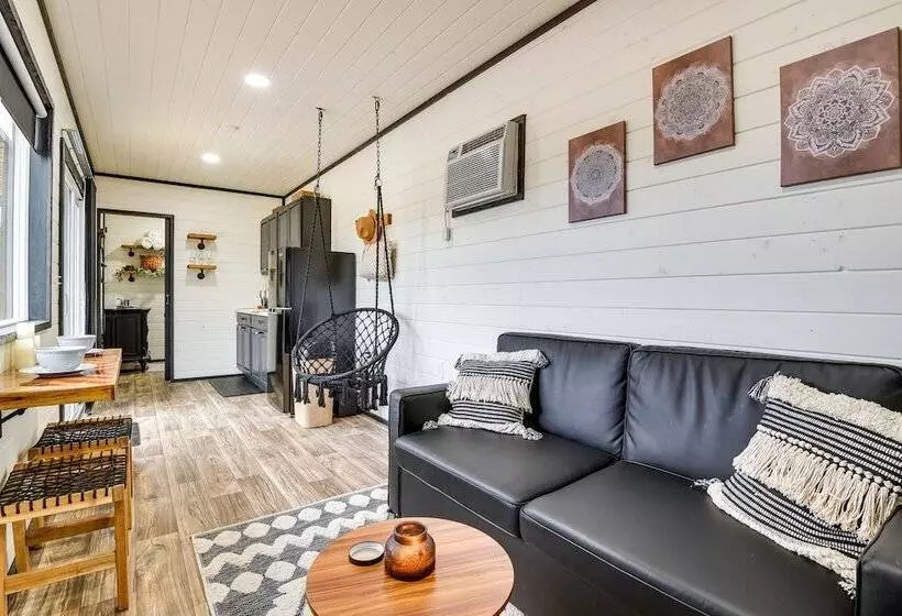 Remote Strawn Container Home With Hot Tub!