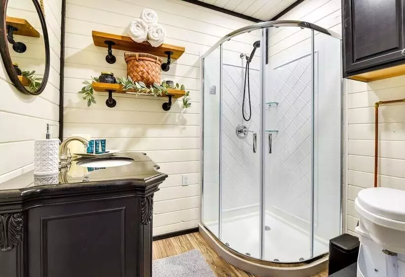 Remote Strawn Container Home With Hot Tub!