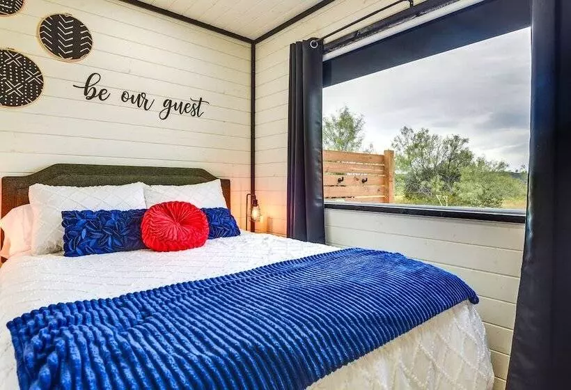 Remote Strawn Container Home With Hot Tub!