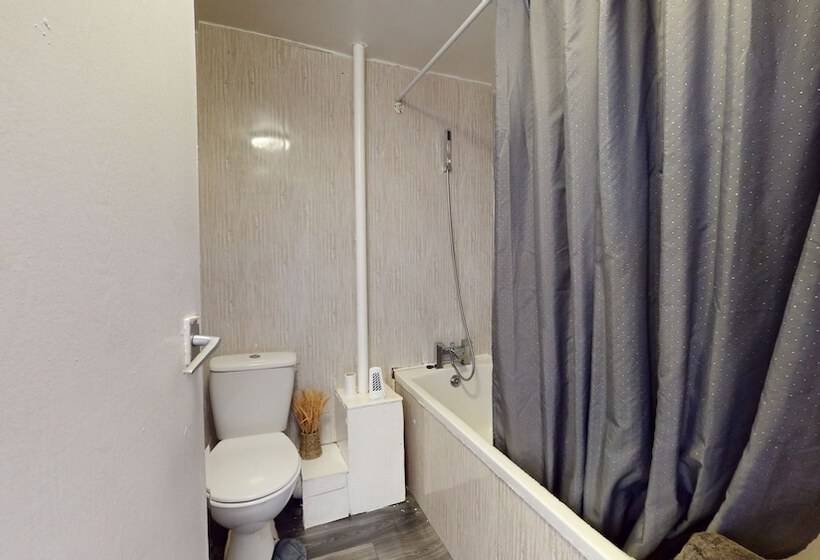 اقامتگاه Amazing And Immaculate 2 Bed House In Manchester