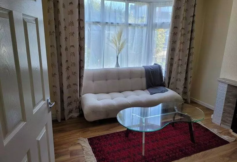 レジデンス Bright & Homely Apartment