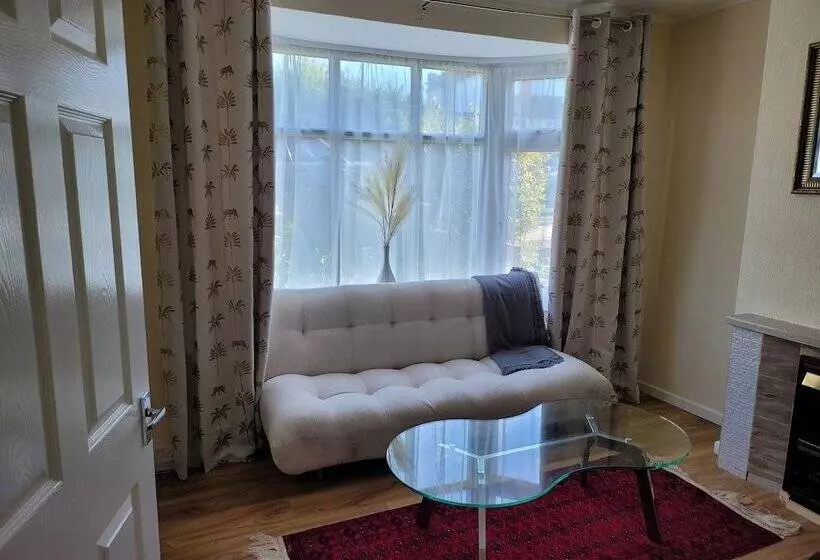 レジデンス Bright & Homely Apartment