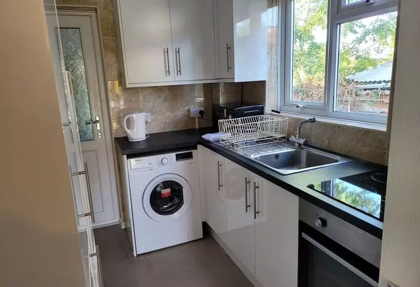 レジデンス Bright & Homely Apartment