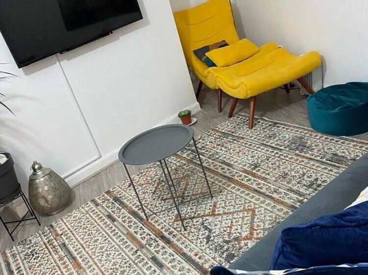 إقامة Comfortable 2beds House 4 Contractors & Staycation