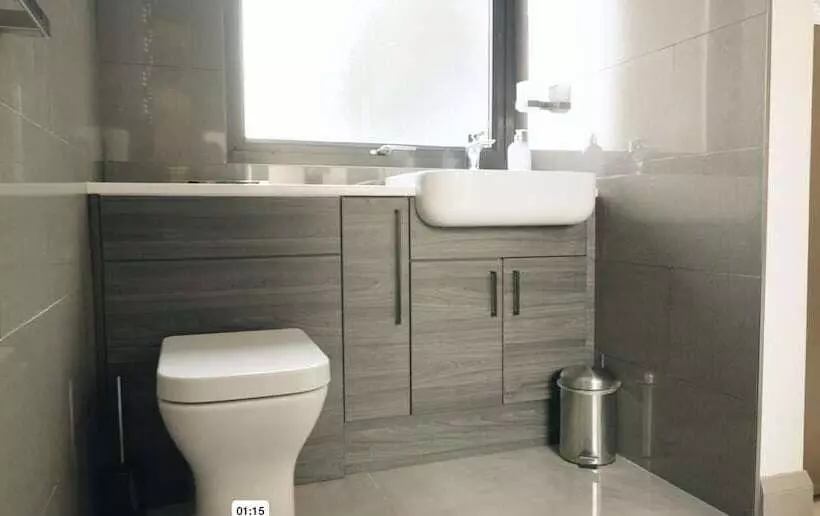 Residenssi Hollywood Vibes In Pembrokeshire