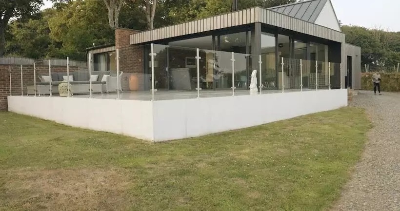 Residenssi Hollywood Vibes In Pembrokeshire