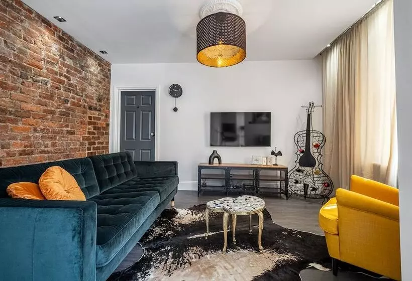 Residenssi Immaculate 6 Bed House In Newcastle