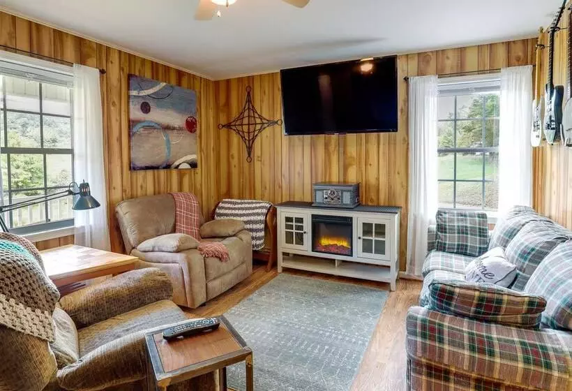 Riverfront North Carolina Abode W/ Deck & Fire Pit