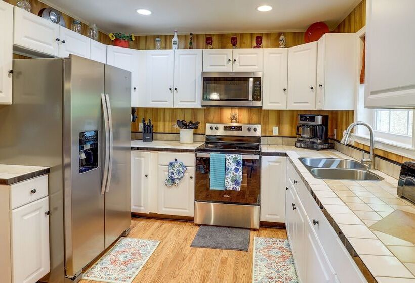 Riverfront North Carolina Abode W/ Deck & Fire Pit