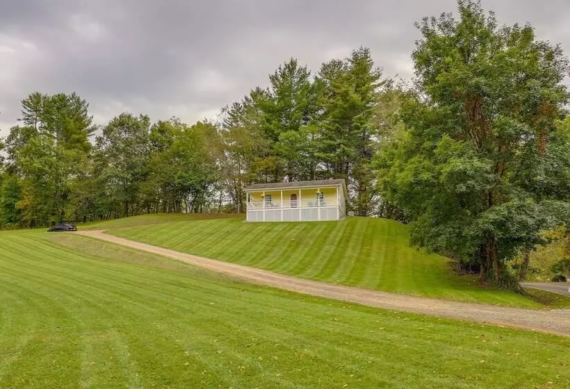 Riverfront North Carolina Abode W/ Deck & Fire Pit