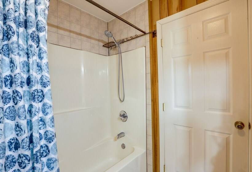 Riverfront North Carolina Abode W/ Deck & Fire Pit