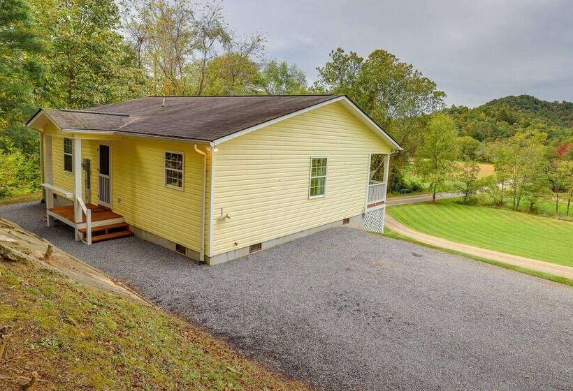 Riverfront North Carolina Abode W/ Deck & Fire Pit