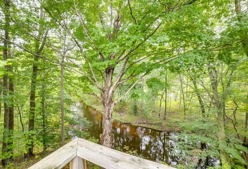 Riverwood: South Haven Retreat On 10 Acres