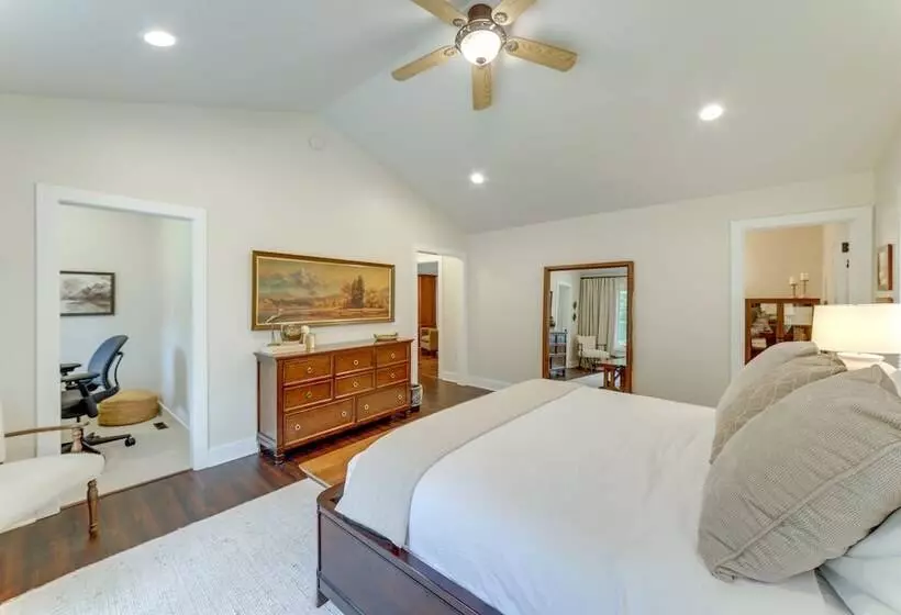 Riverwood: South Haven Retreat On 10 Acres