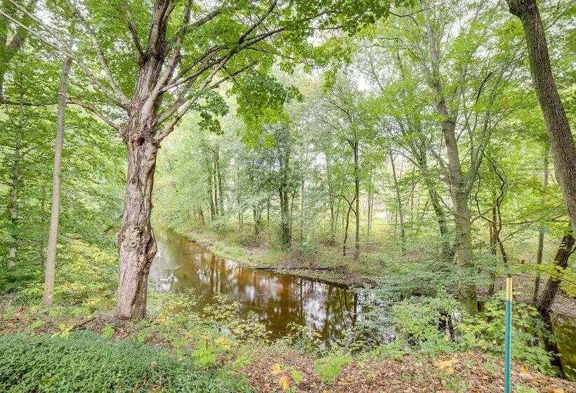 Riverwood: South Haven Retreat On 10 Acres