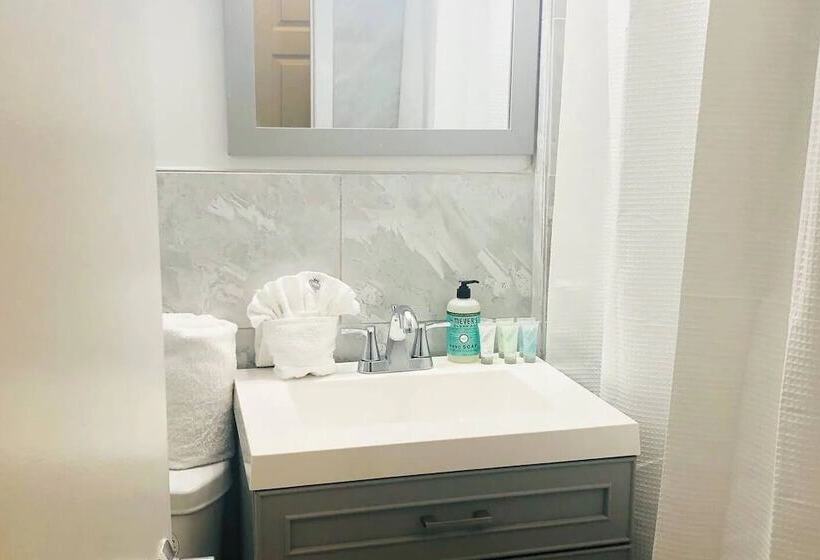 Royal Hotel Unit 337