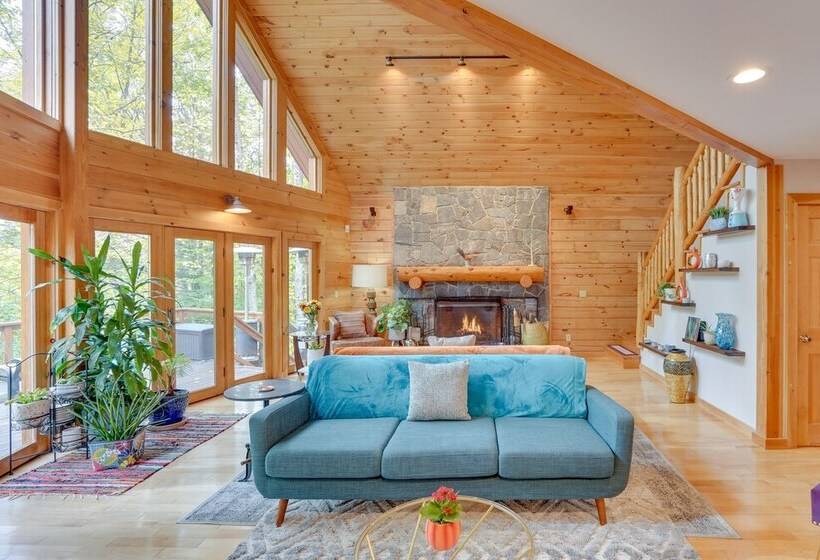 Serene Monterey Home W/ Deck Near Skiing & Hiking!