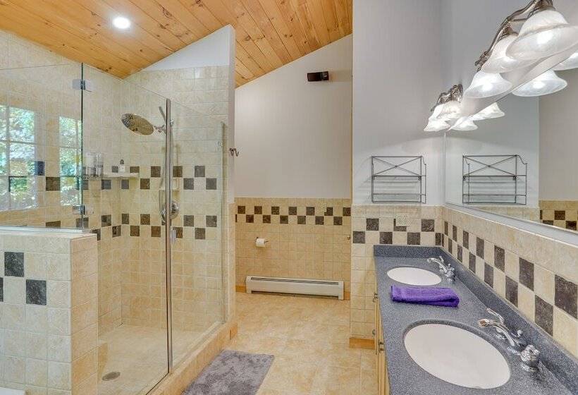 Serene Monterey Home W/ Deck Near Skiing & Hiking!