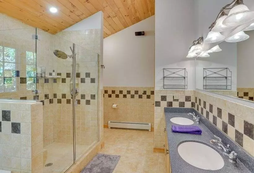 Serene Monterey Home W/ Deck Near Skiing & Hiking!