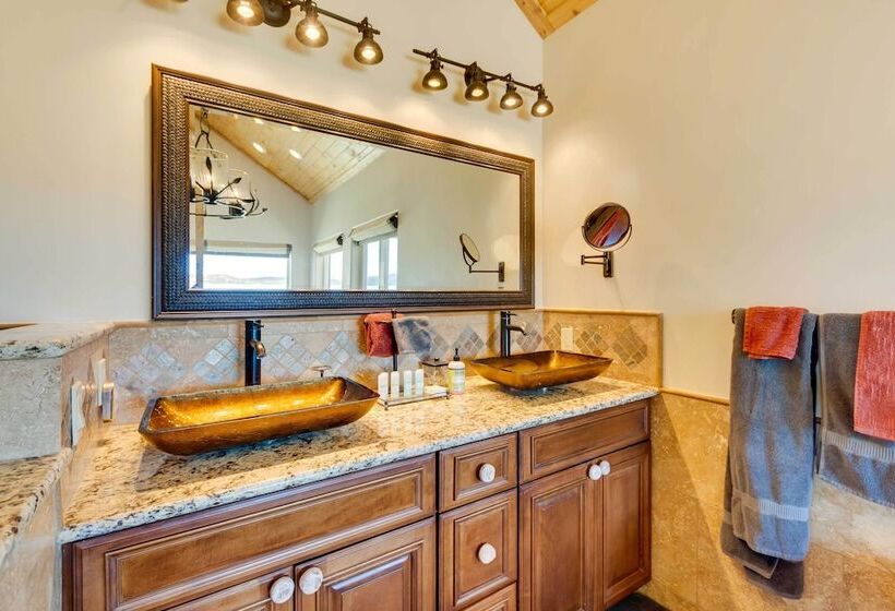 Hot Tub & Fire Pit: Idyllic Getaway In Angel Fire!