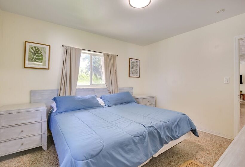 Steps To Deerfield Beach: Home W/ Private Patio!