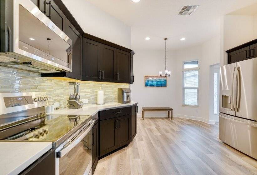 Pool Access & Screened Patio: Home In The Villages