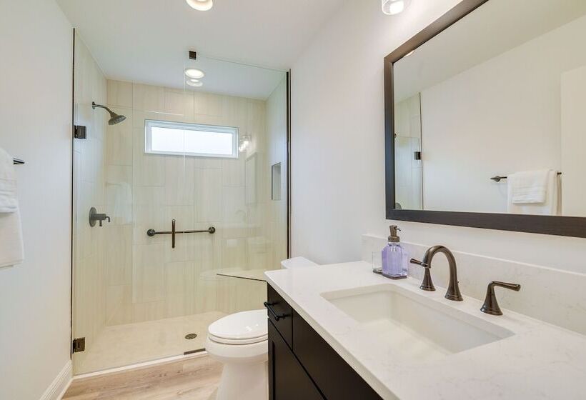 Pool Access & Screened Patio: Home In The Villages