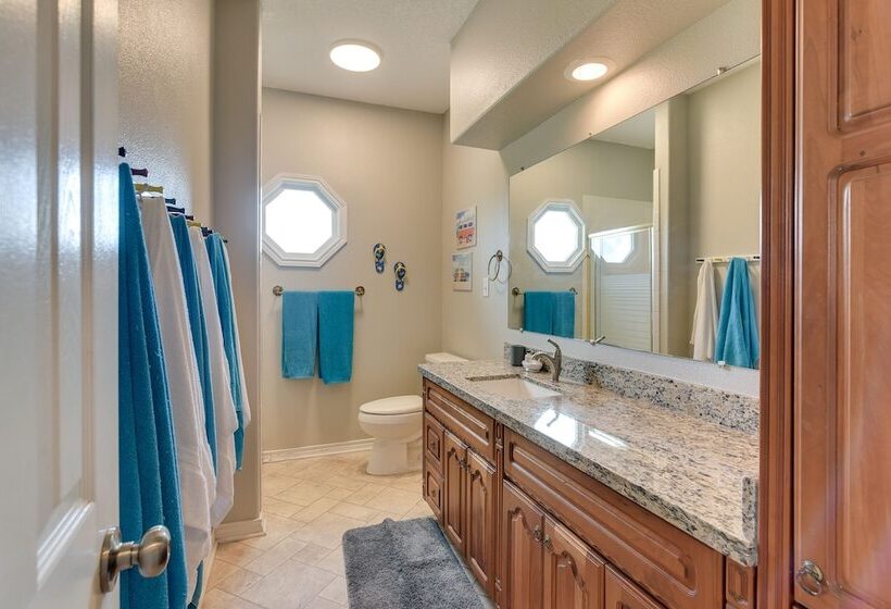 Waterfront Freeport Home: Deck & Private Boat Dock